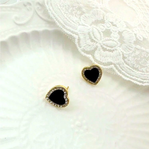 Luxe Romantic Black Heart Studs - Picture 2 of 4